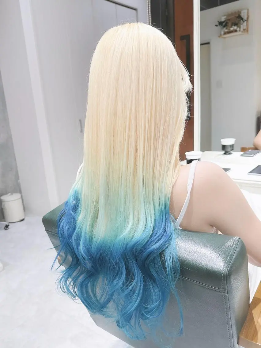 ロング ヘアアレンジ カラー 抜きっぱなしブロンド ブロンド グラデーションカラー Days 透明感カラーのヘアスタイル