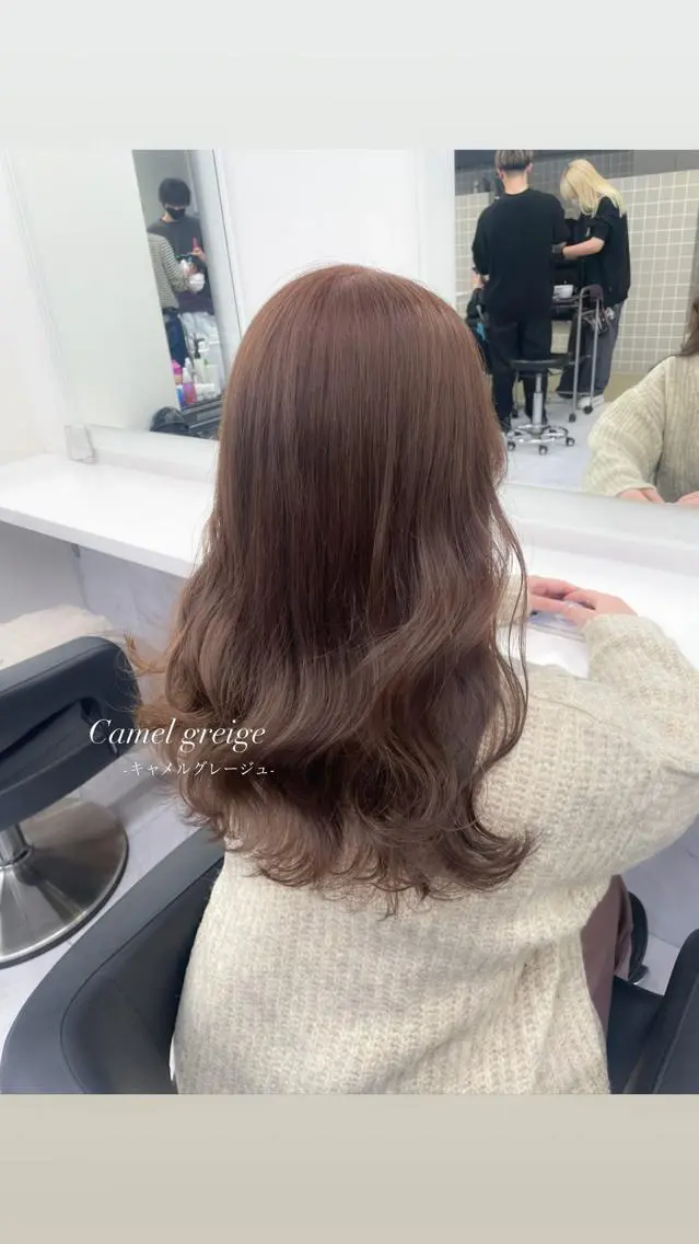 ミディアム カラー 抜け感レイヤー︴ ニュアンスカラーのヘアスタイル