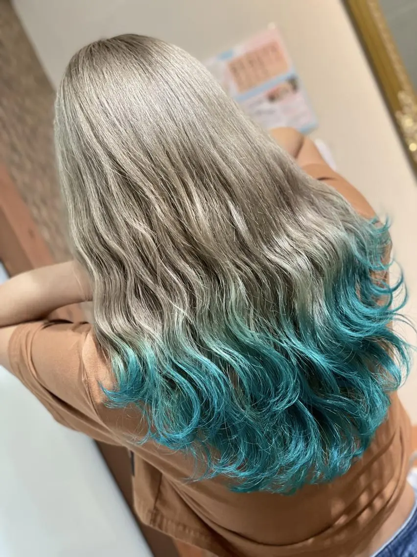 セミロング カラー ブリーチ グラデーションカラー ヘアカラー トリートメント ハイトーン得意😍 Lumiereのヘアスタイル