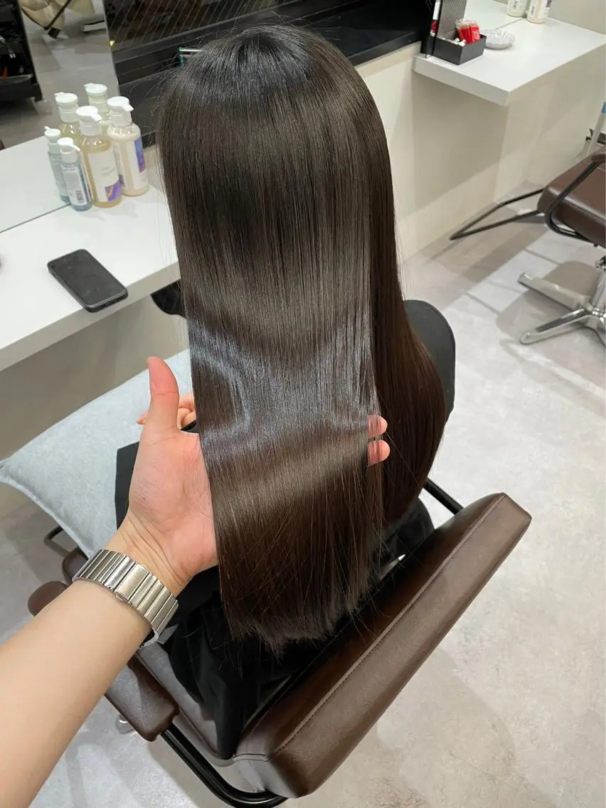 ロング 縮毛矯正 カット ヘアカラー 縮毛矯正 トリートメント 酸性縮毛矯正 Coreすずのヘアスタイル
