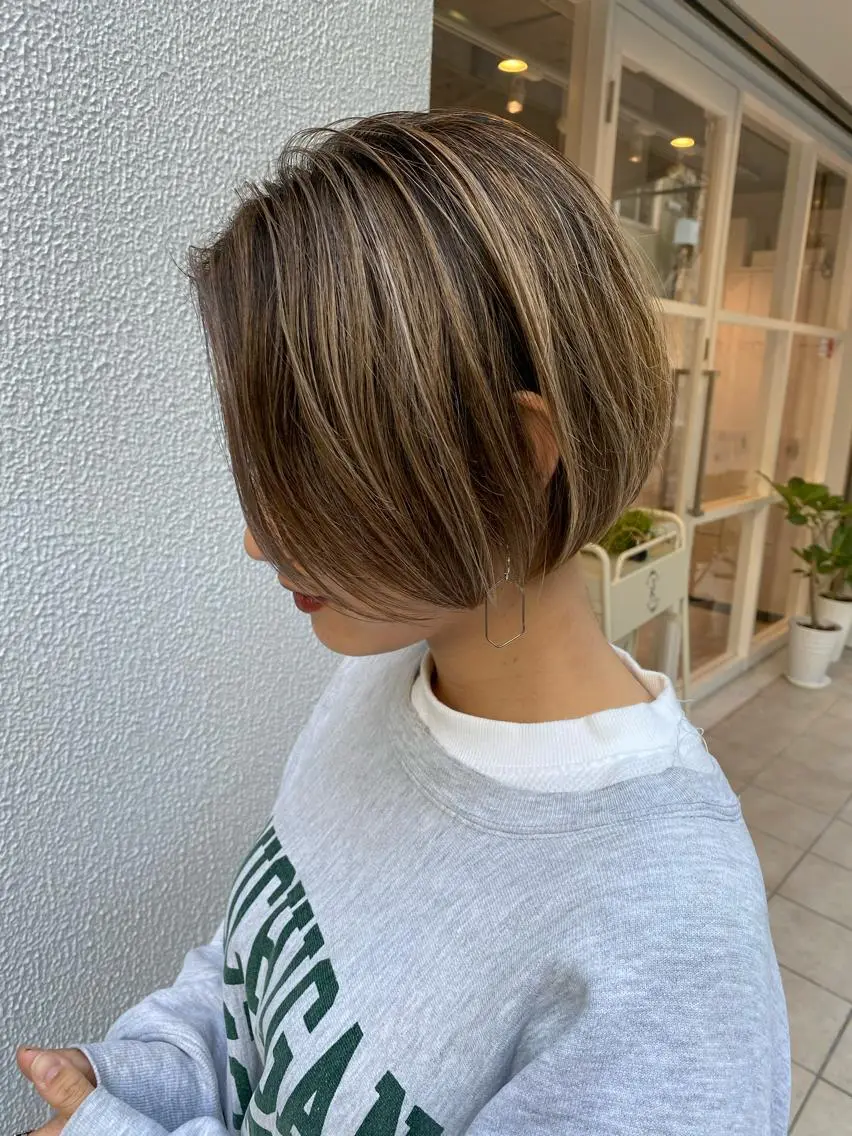 ショート ハイライト 三好 智のヘアスタイル