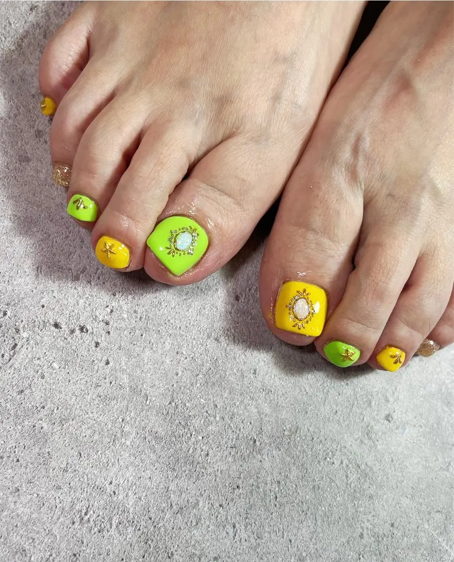 ネイル フットネイル ハンドネイル ✾ NailRoom Latina🌻💓のネイルデザイン