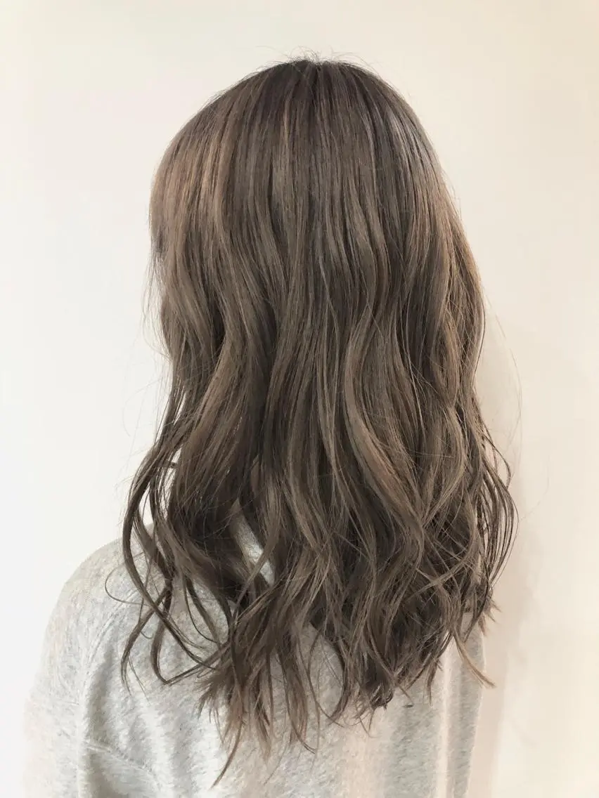 ロング カラー グレージュ 女性リピ90%🍨 🩷佐藤みずきのヘアスタイル