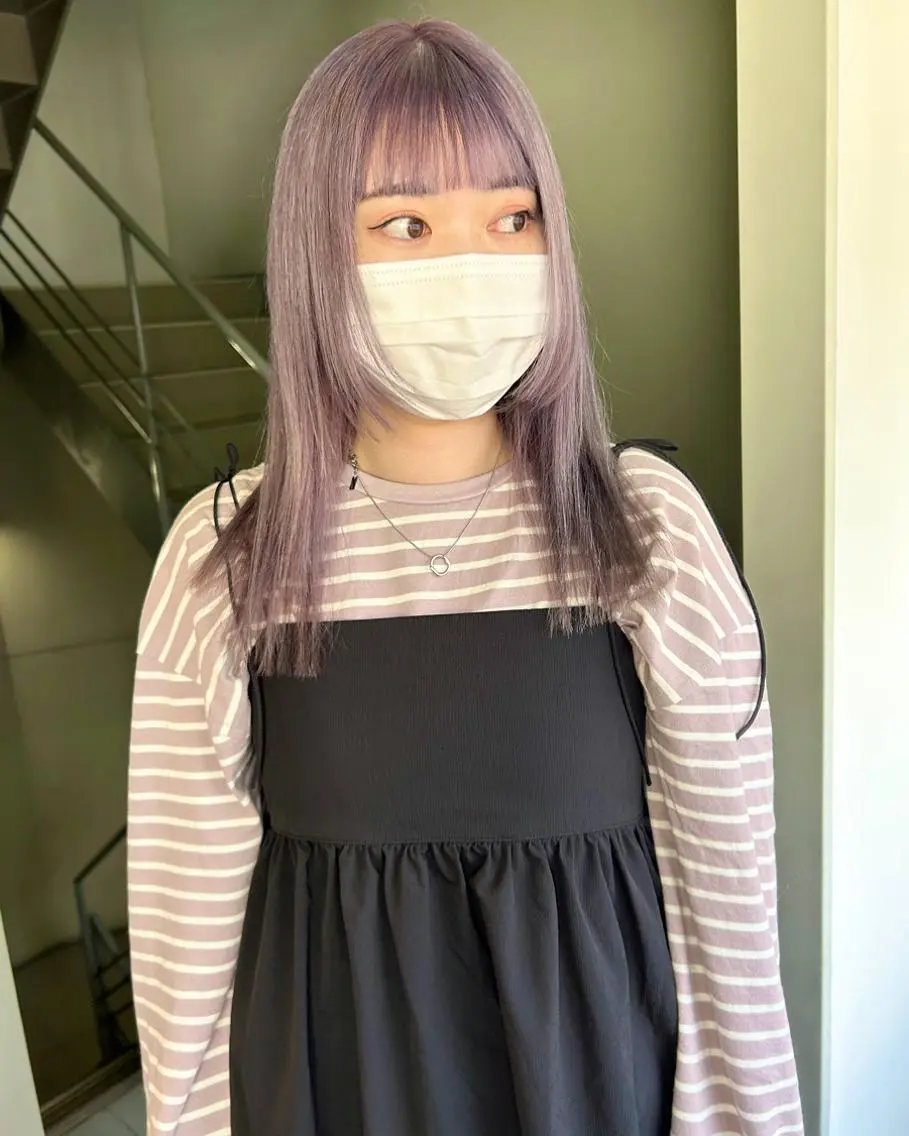 セミロング カラー パーマ ヘアアレンジ ブリーチ ブロンド ホワイトブロンド デザインカラー/ボブ ブリーチカラー/ユリのヘアスタイル