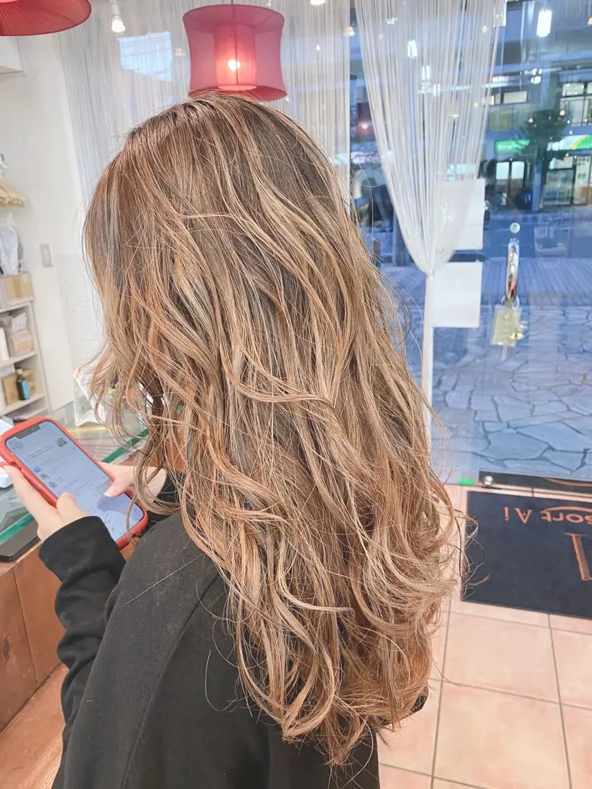 ロング レイヤーカット カラー特化 横川　翔希のヘアスタイル