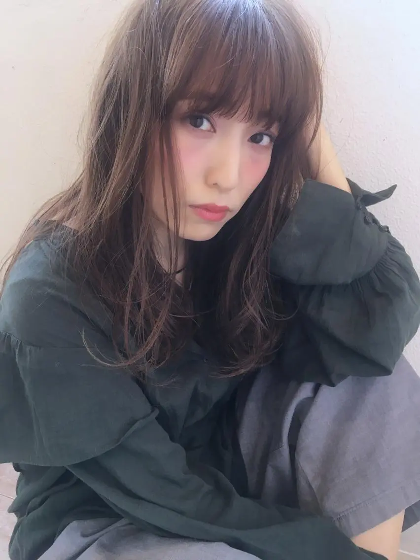 セミロング 小顔カット 鎌倉 彩のヘアスタイル