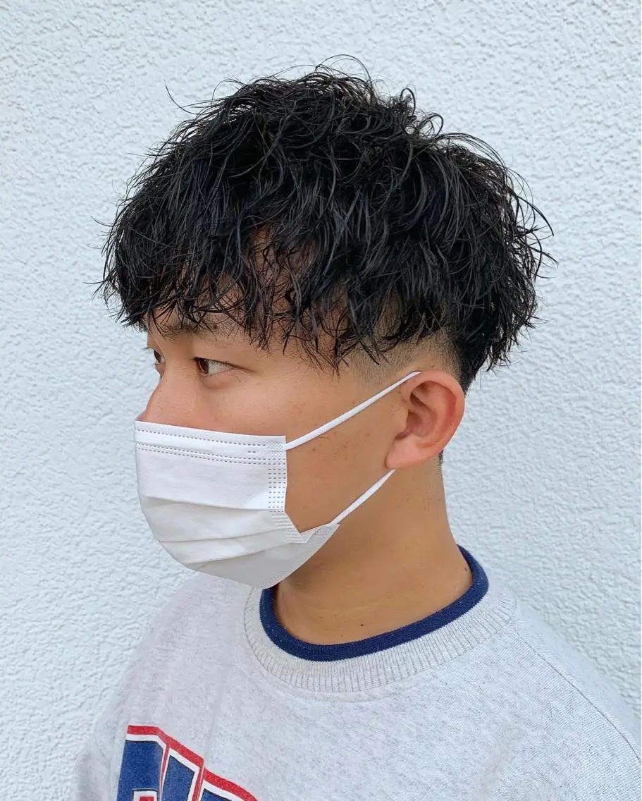 ショート パーマ ヘアアレンジ メンズ アップバング センターパート メンズハイライト メンズメッシュ マッシュ メンズパーマ職人 加藤 弘貴のヘアスタイル