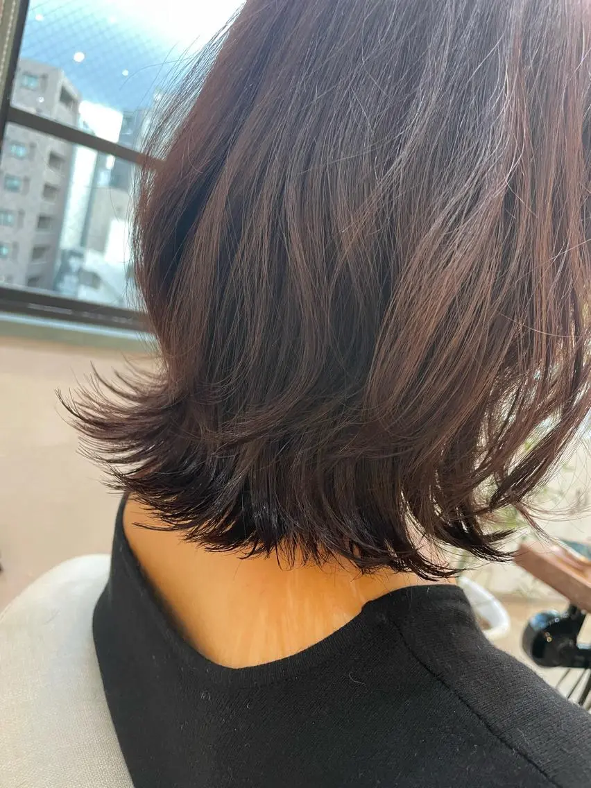 ミディアム 外ハネヘア ヘアカラー トリートメント 金子 しおりのヘアスタイル