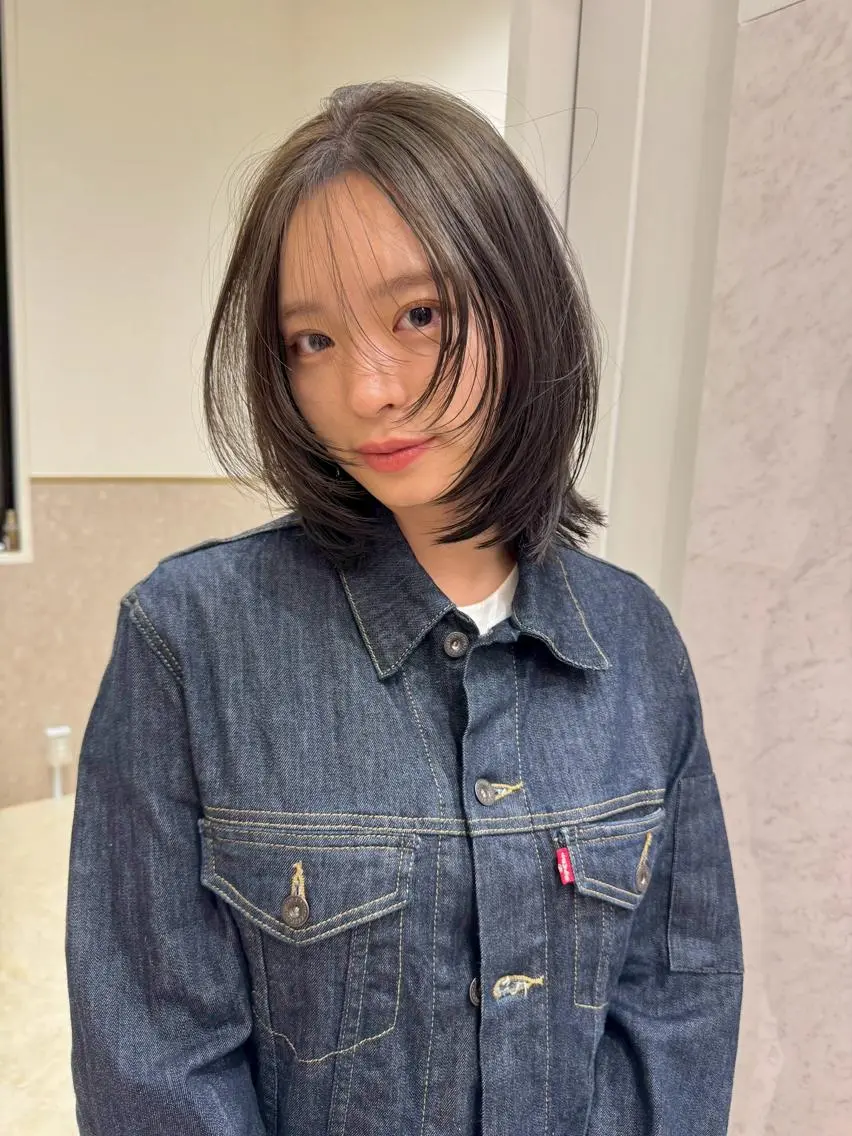ミディアム パーマ カラー ショートボブ ボブレイヤー ミディアムレイヤー ミディアムパーマ ブリーチ カット ヘアカラー トリートメント CEINE loqのヘアスタイル