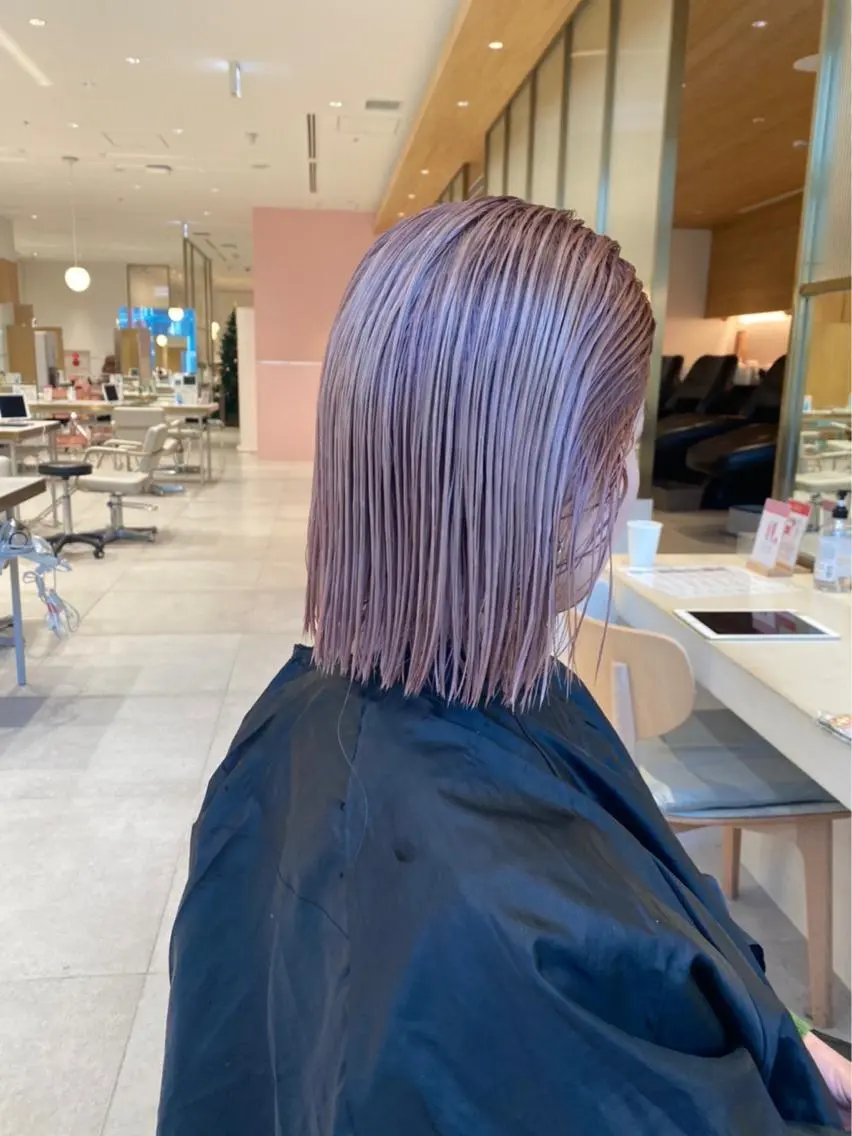 ミディアム カラー ベージュカラー 透明感カラー グレージュ ボブ カット ヘアカラー トリートメント レイヤー専門家 ダブルカラー修のヘアスタイル