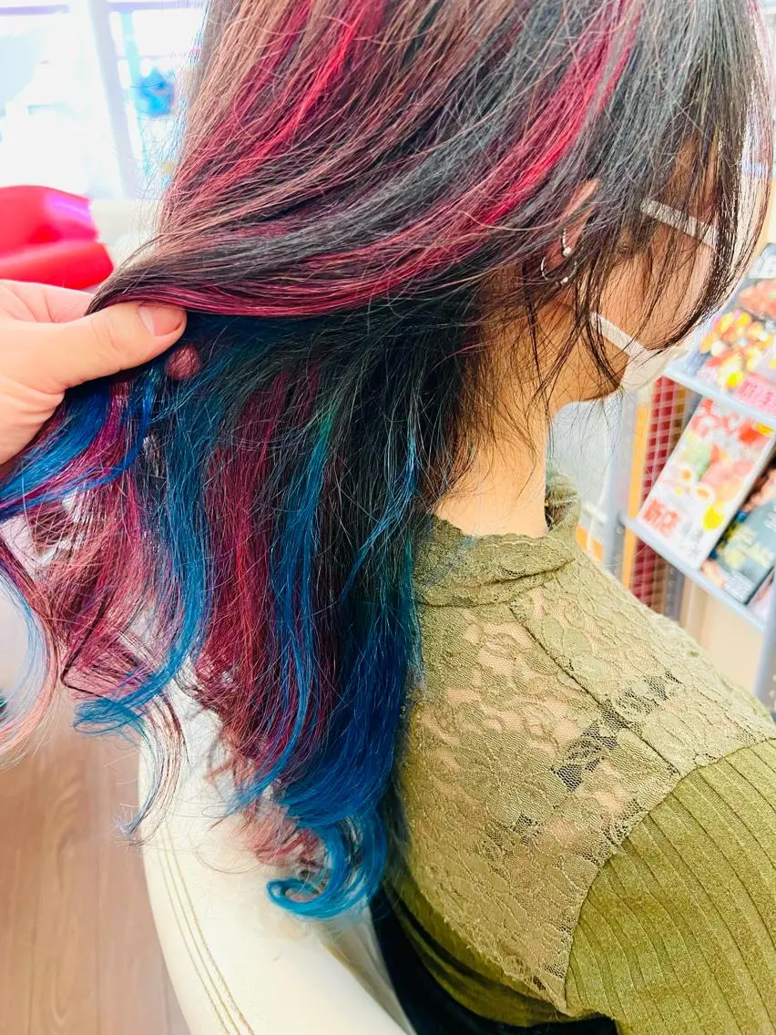 セミロング カラー ブルーカラー グラデーションカラー メッシュ ピンクカラー ヘアカラー まさき✂︎ /ブリーチカラーのヘアスタイル