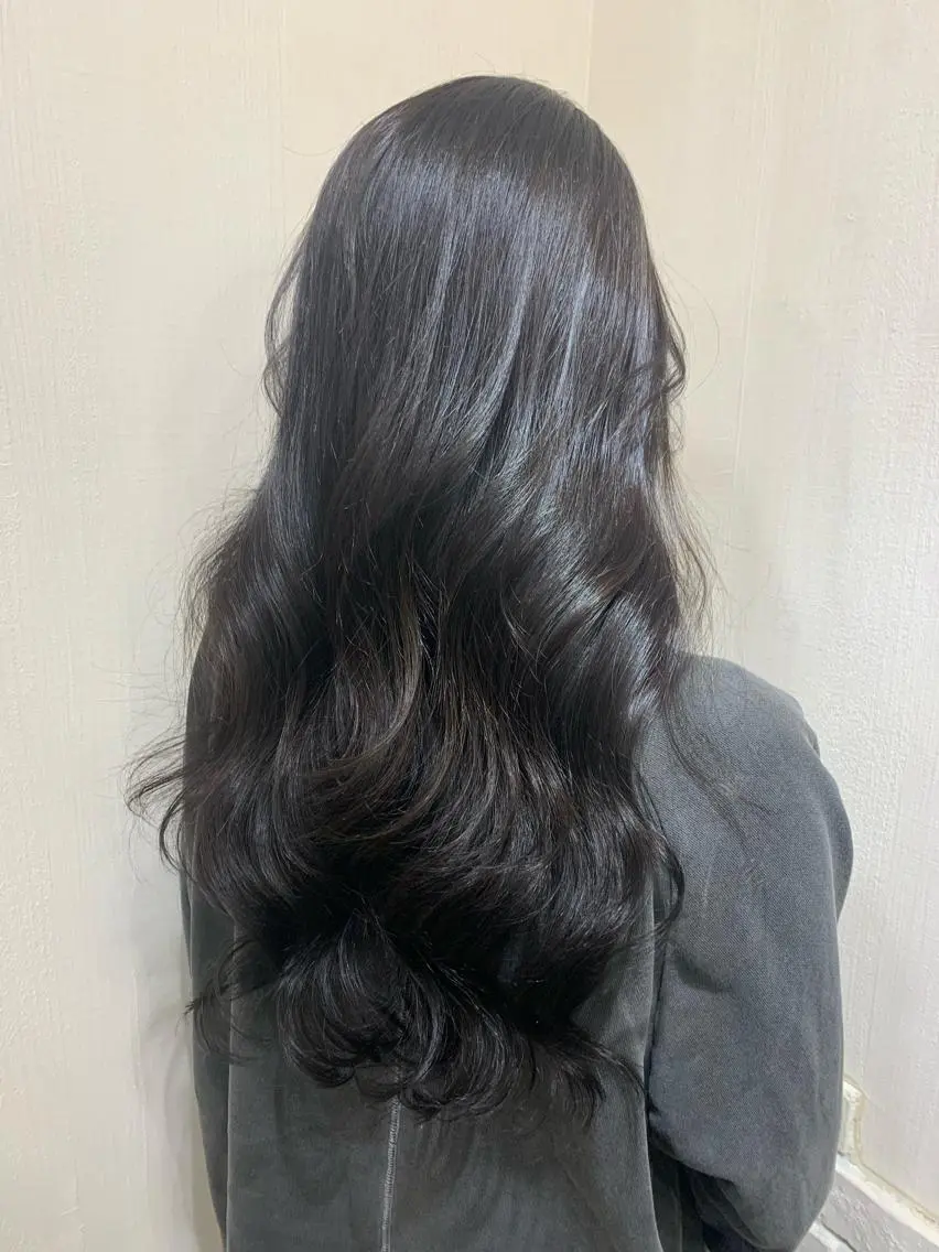 ロング カラー ヘアアレンジ 黒髪 ブルーカラー ブルーブラック グレーブラック グレージュ きむえり/髪質改善 /うねり広がり改善のヘアスタイル