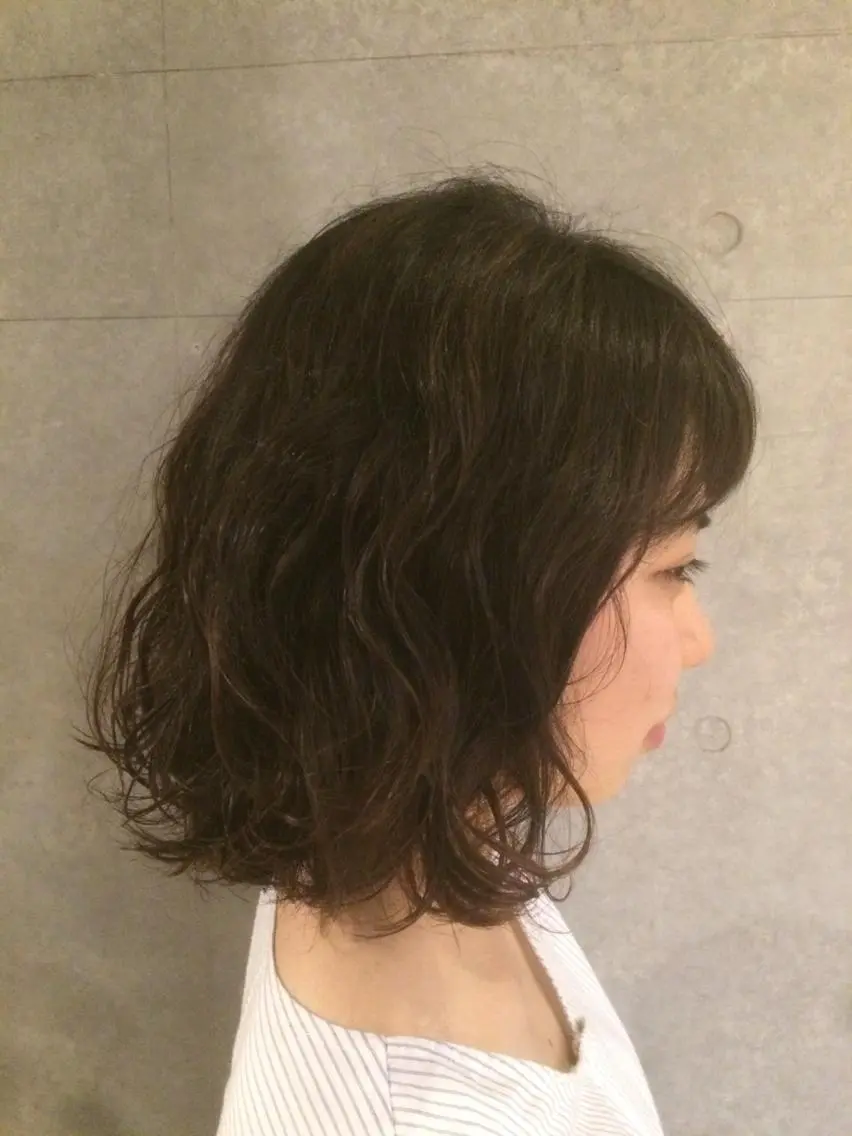 ミディアム パーマ 鈴木 悠史のヘアスタイル