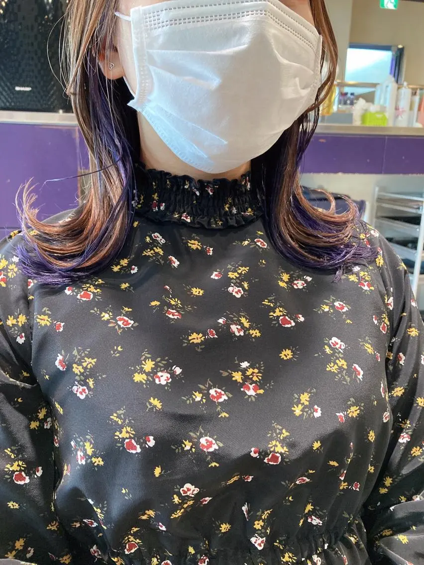 ミディアム カラー ブルーカラー インナーカラー カット ヘアカラー スキバサミを使わない カット🌼唯🌼のヘアスタイル