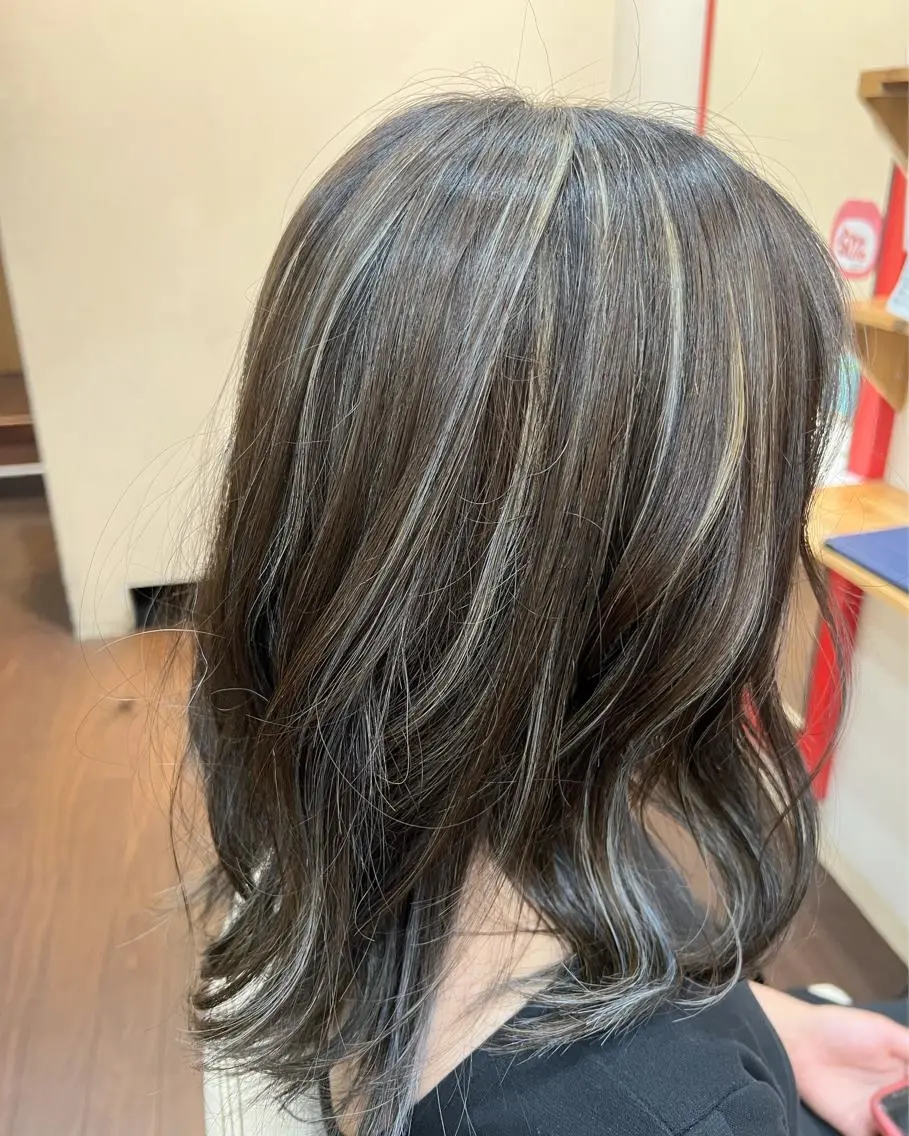 カラー ブルーカラー ハイライトカラー まさき✂︎ /ブリーチカラーのヘアスタイル