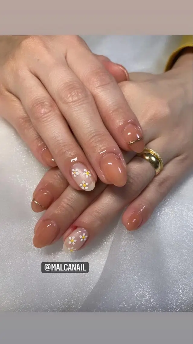 ヘアアレンジ キッズ ネイル マツエク・マツパ ハンドネイル 荒木 莉奈のネイルデザイン