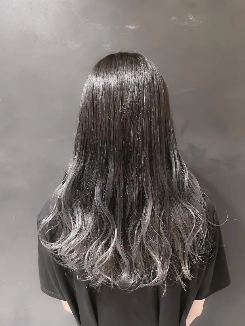セミロング カラー グラデーションカラー グレージュ モードケイズJR尼崎 トップサロンdのヘアスタイル