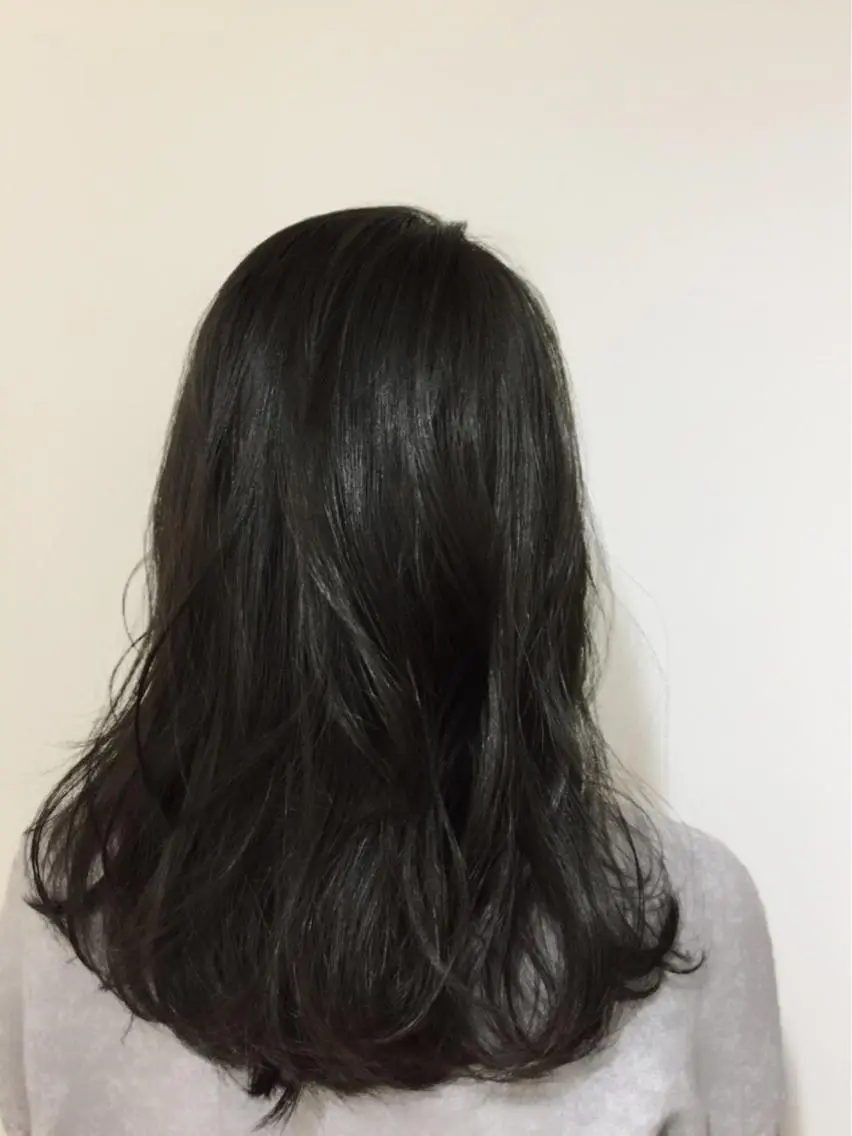 セミロング カラー パーマ ヘアアレンジ ネイル マツエク・マツパ ブルーカラー ブルージュ グレージュ ブルー カット ヘアカラー トリートメント ヘアセット ✨ハイクオリティ✨ 山本香也のヘアスタイル