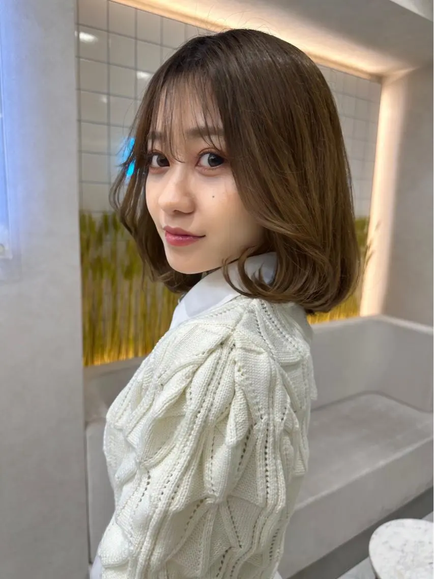 ショート カット ヘアカラー かえ🩶韓国ボブ🎀 透明感カラー🥣のヘアスタイル