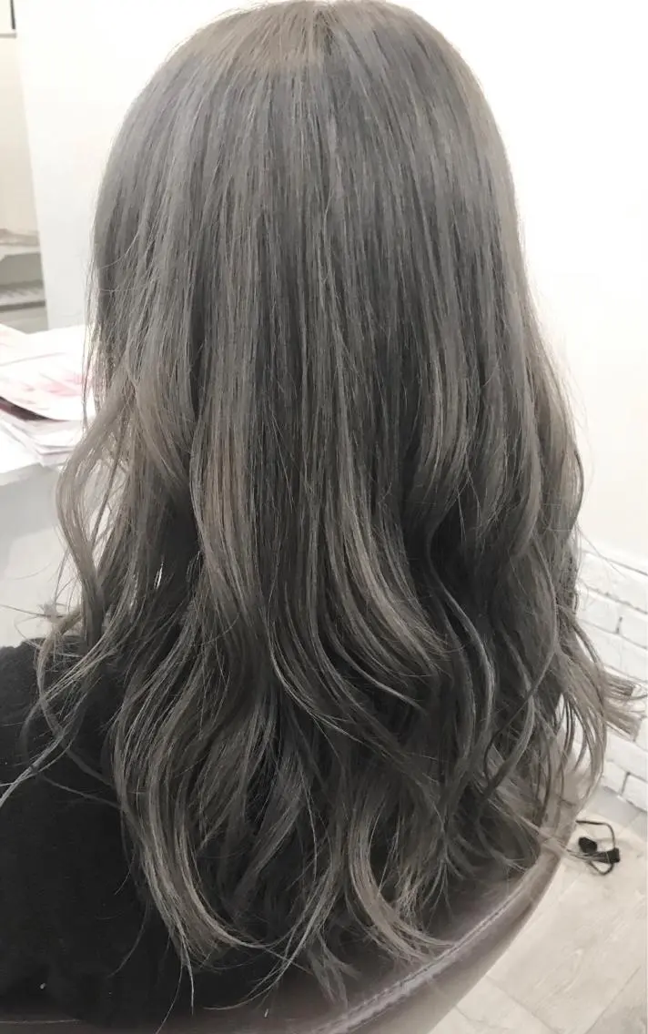 カラー セミロング アッシュ シルバー シルバーアッシュ カット ヘアカラー トリートメント 【Zina札幌大通】 店長 福間 和也のヘアスタイル