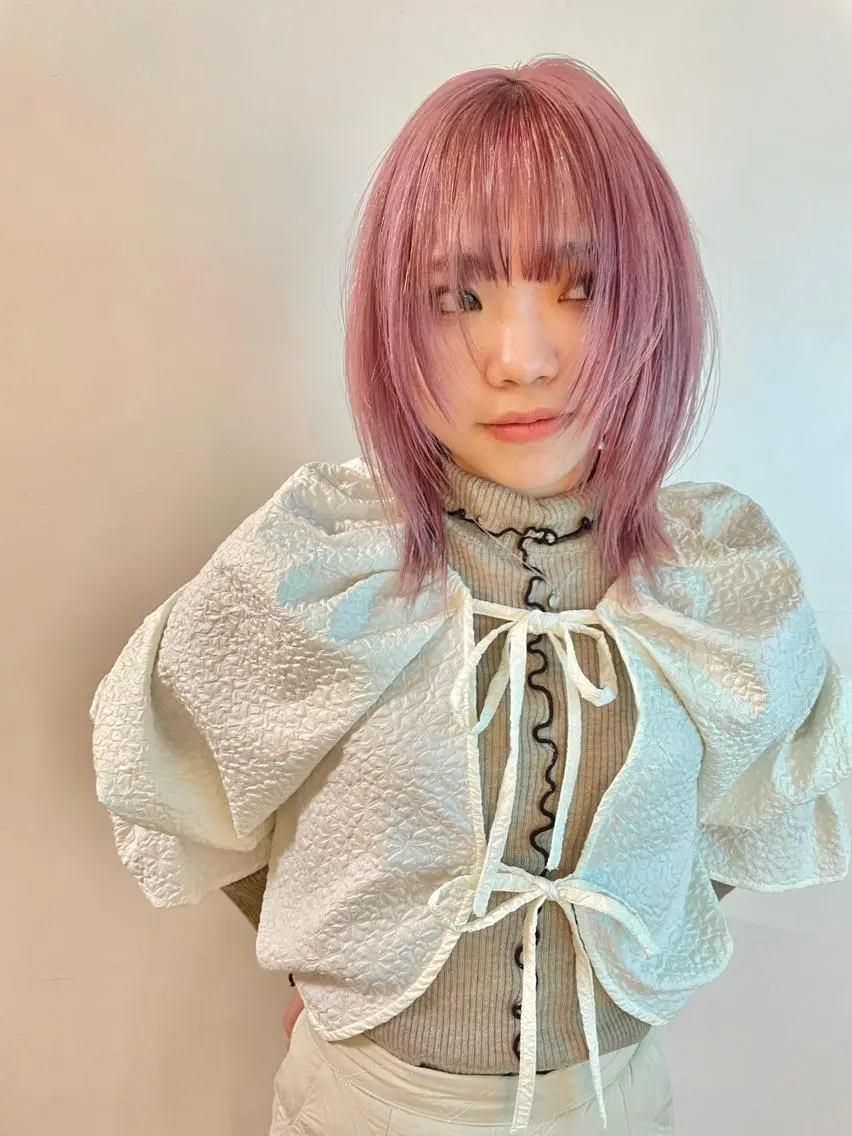 カラー ヘアカラー 🎀ボブ＋ハイトーン シュカ👶🏻のヘアスタイル