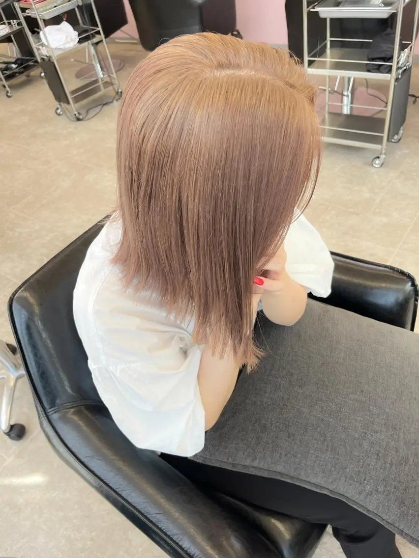 ミディアム カット ヘアカラー トリートメント MATTY yoshika 🐻のヘアスタイル