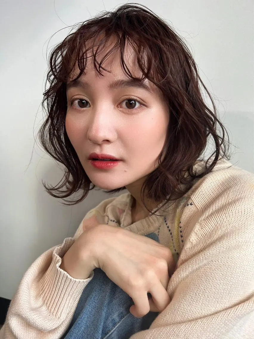 ミディアム カラー ヘアアレンジ ミディアムパーマ バレイヤージュ ブリーチ ケアブリーチ ダブルカラー Luana / 公式 / 大通のヘアスタイル