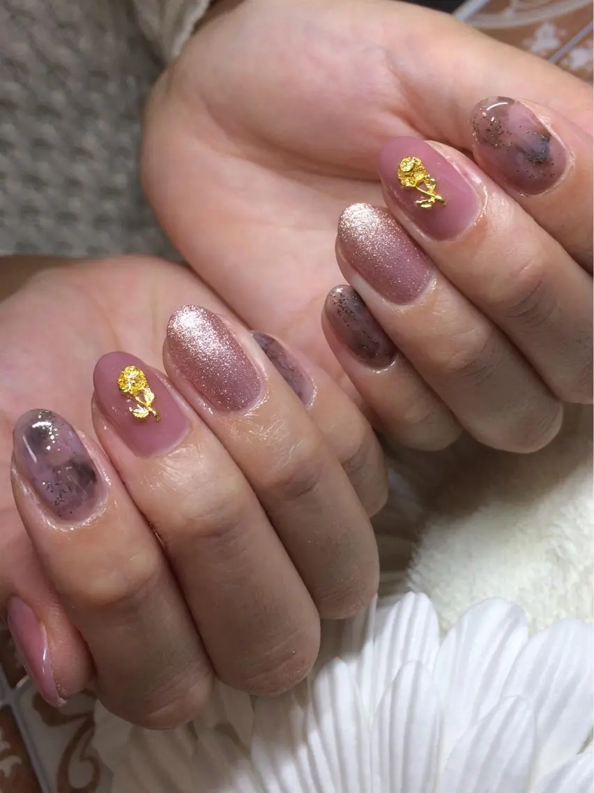 ネイル ラメ(グリッター) 大理石ネイル(マーブル) Nailsalon E's cafeのネイルデザイン