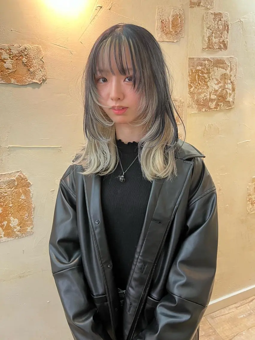 セミロング 退色まで透明感ある ダブルカラー/リクのヘアスタイル