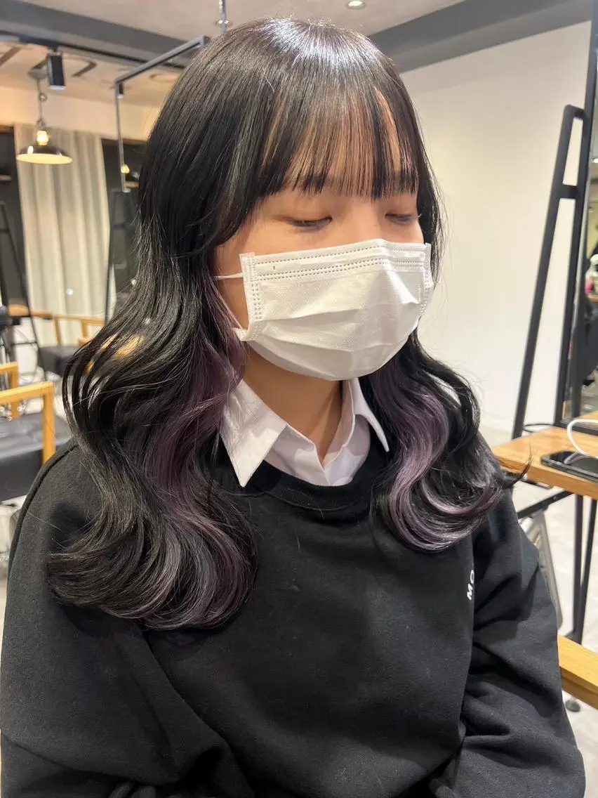 セミロング カラー 黒髪 グラデーションカラー 艶髪ハイトーン✨ 🩷AMI🩷のヘアスタイル