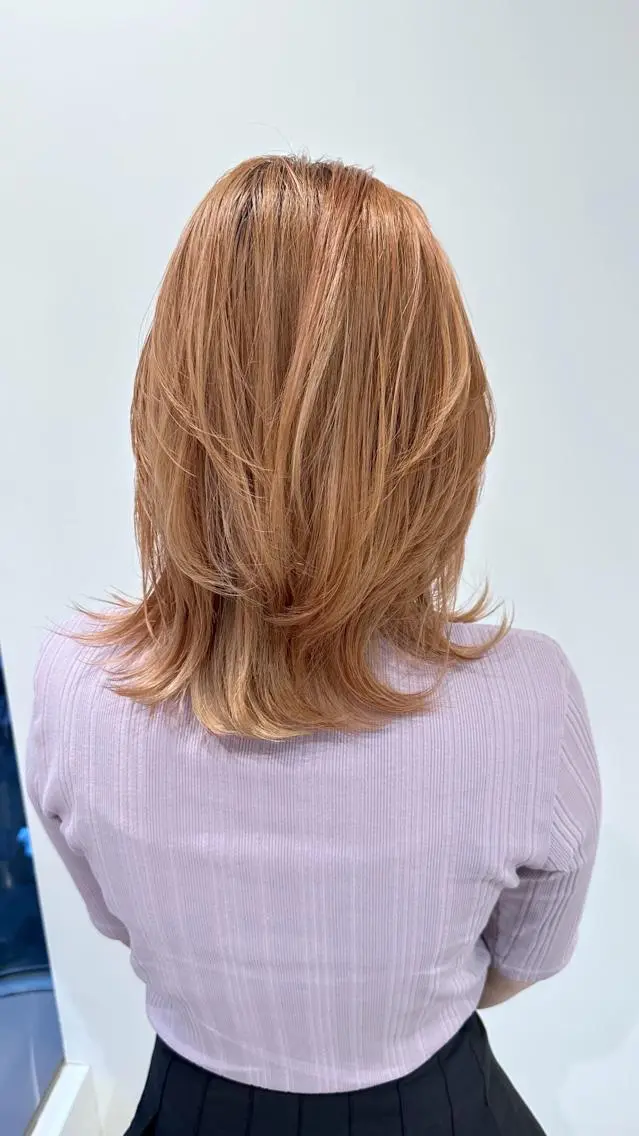 ミディアム カラー ヘアカラー トリートメント 小顔レイヤー/ ベージュ🤍Rieのヘアスタイル