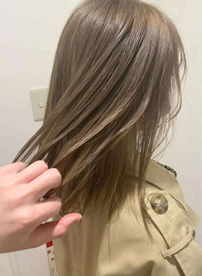 ミディアム カラー i'll 未空のヘアスタイル