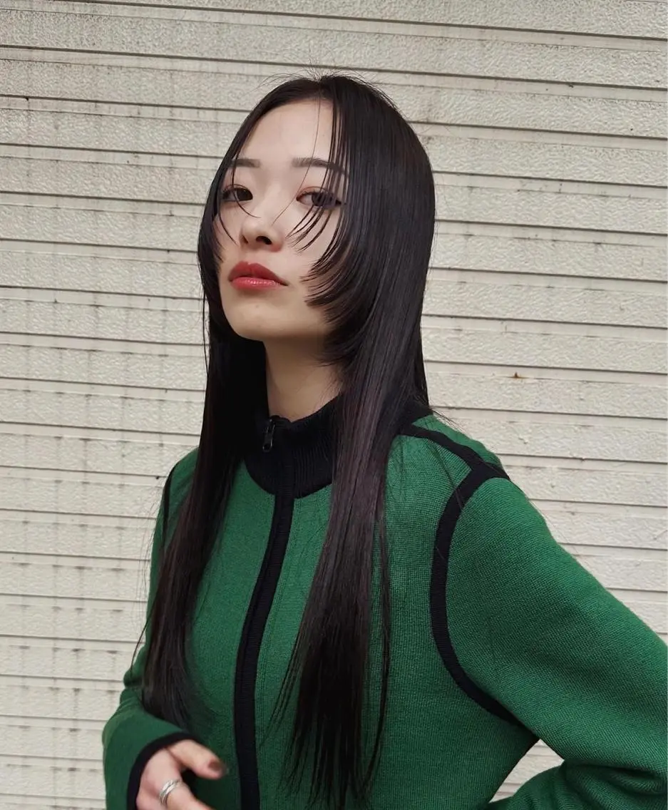 ロング カラー 毛流れセンターパート Sakiのヘアスタイル