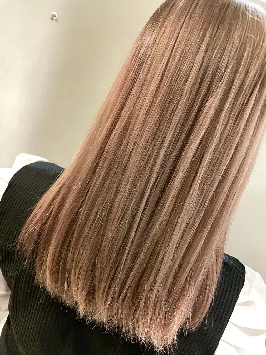 ミディアム カラー ヘアカラー ハイライトが 得意なニキです😊のヘアスタイル
