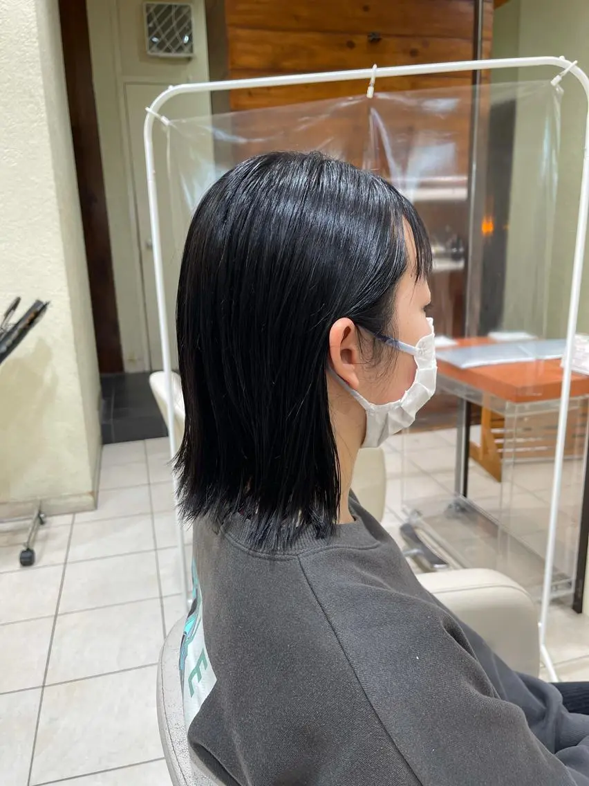 ミディアム カラー 黒髪 ブルーカラー ブルーブラック カネヒラ リョウスケのヘアスタイル