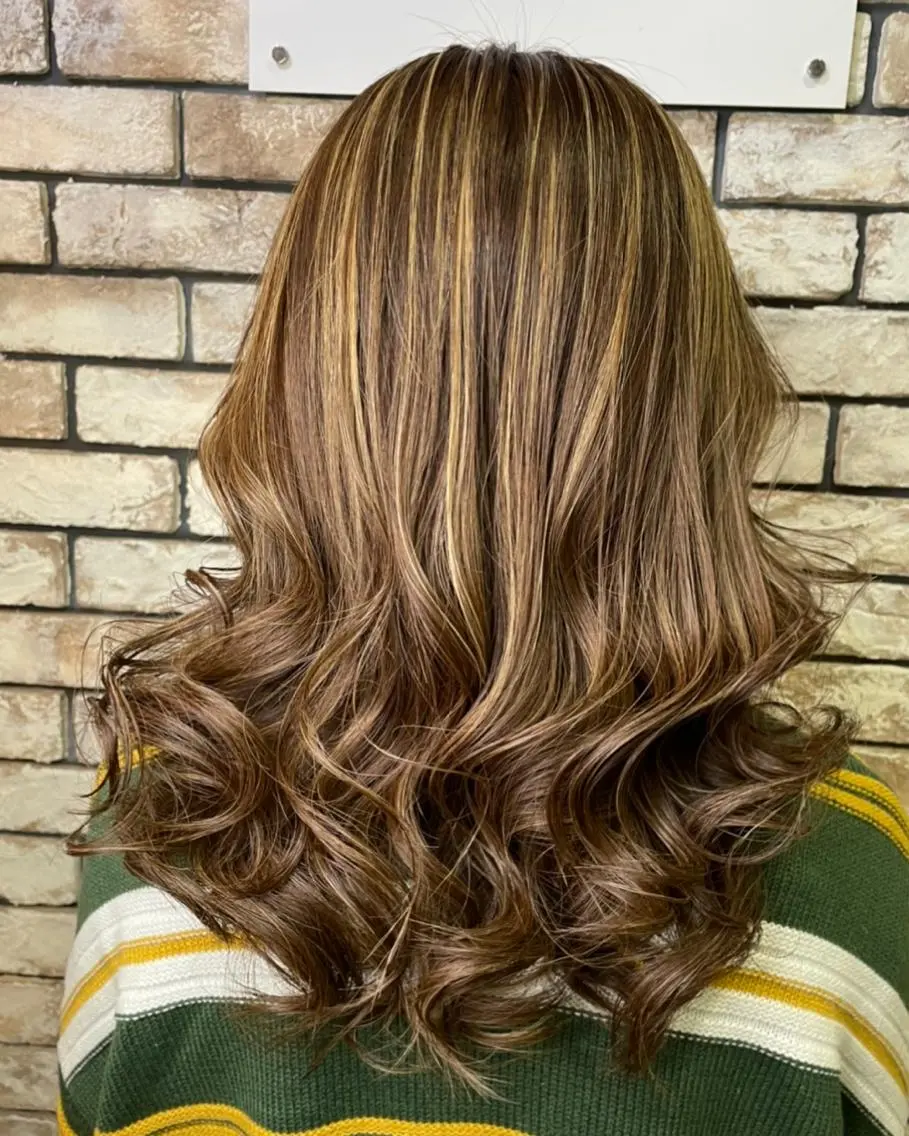 セミロング カラー ヘアアレンジ 🍑🧋ハイトーン 暖色カラーlucaのヘアスタイル