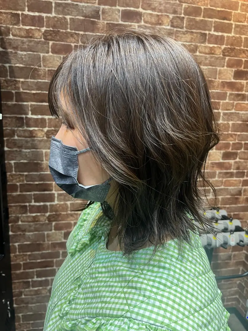 ミディアム カラー パーマ ヘアアレンジ メンズ キッズ ネイル マツエク・マツパ アイブロウ ミディアムパーマ メンズパーマ ブラウンカラー ケアカラー 透明感カラー 久木原 ゆりのヘアスタイル