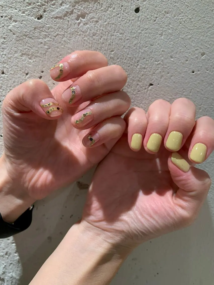 ネイル クリアネイル ゴールド ニュアンスネイル 黄色 ヒラノ ナナのネイルデザイン
