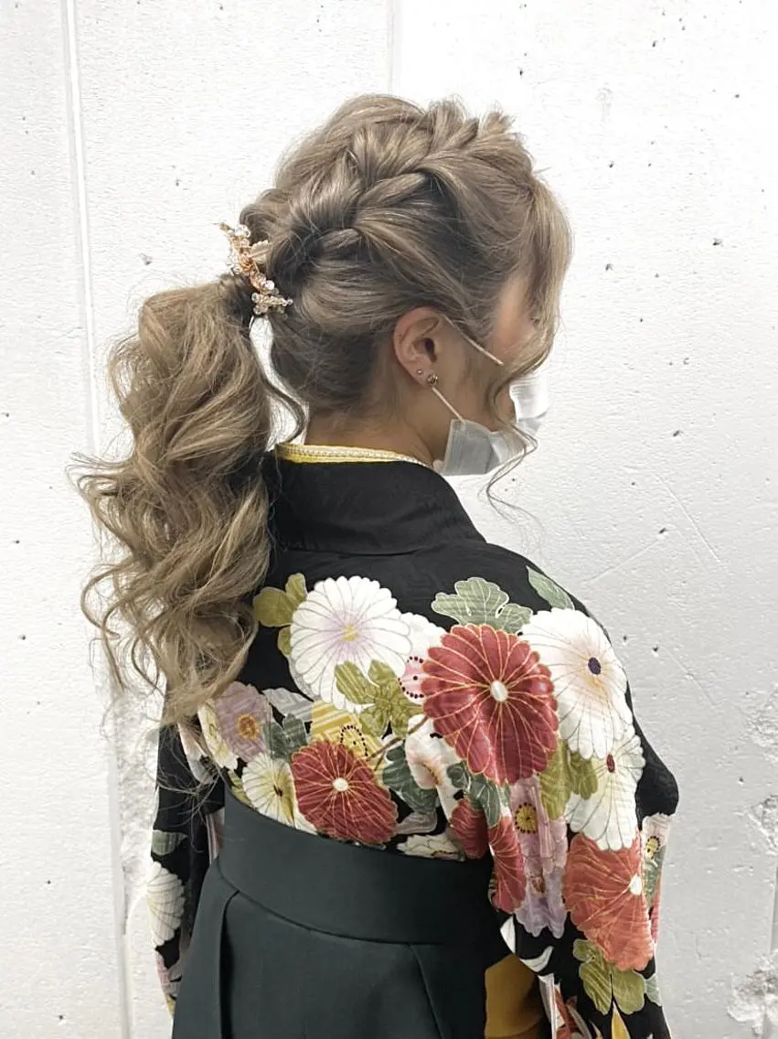 ロング カラー ヘアアレンジ ポニーテール 卒業式のヘアスタイル ヘアセット 🎨カラー満足度 500%💫ヅル💫のヘアスタイル