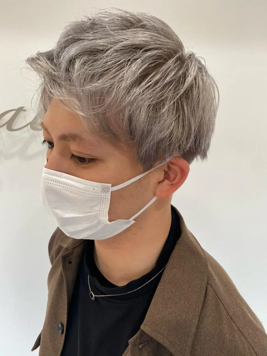 ショート メンズ メンズブリーチ アッシュ Ze sealのヘアスタイル