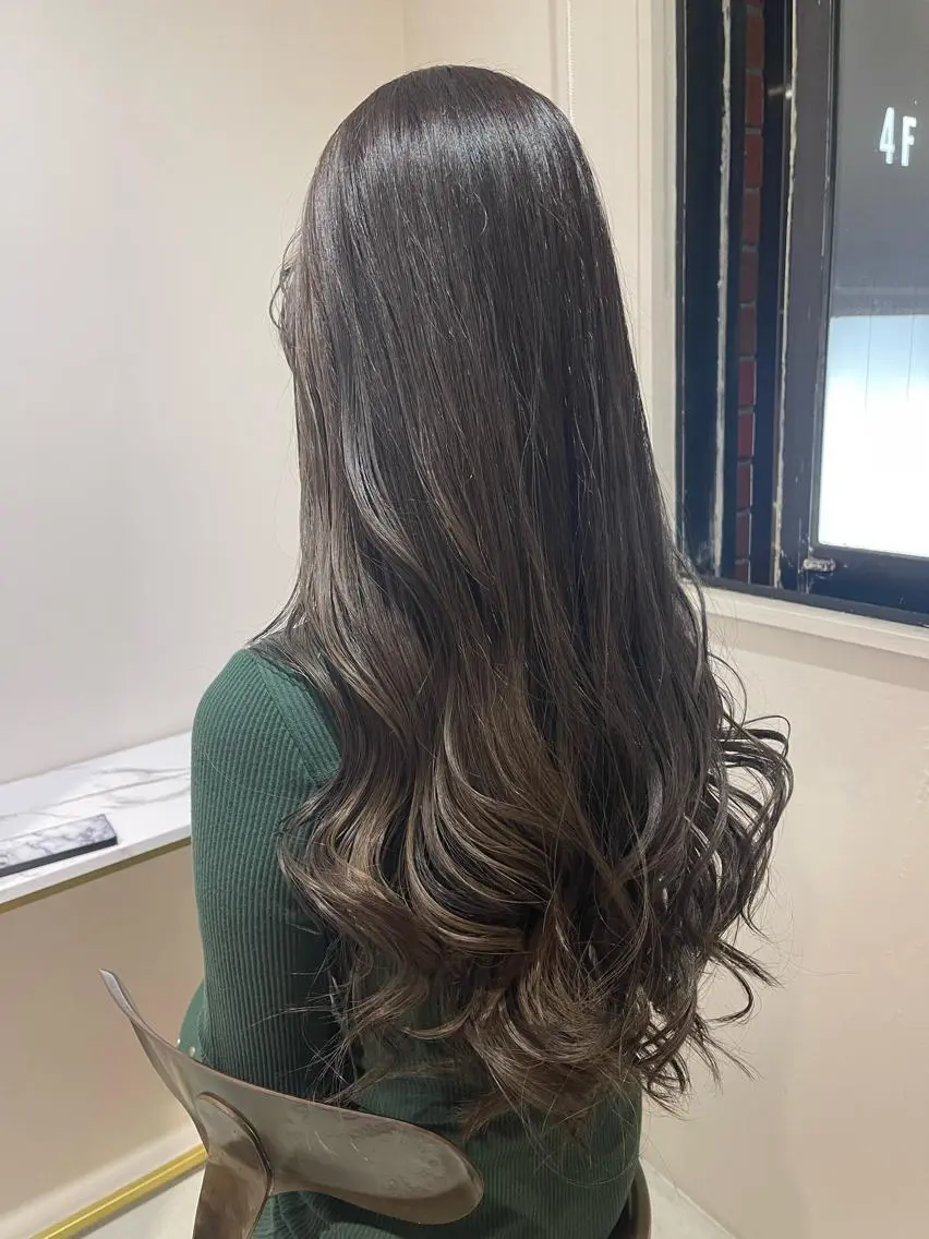 ロング カラー バレイヤージュ レイヤーカット カット ヘアカラー トリートメント &SONS 小林亨のヘアスタイル