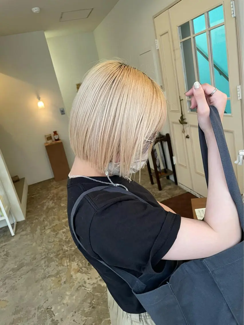 ショート カラー ヒナゴ トヨカズのヘアスタイル