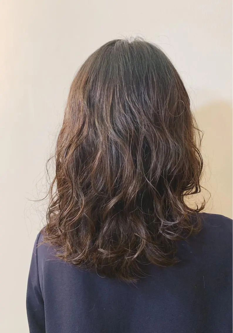 ミディアム パーマ ミディアムパーマ 伊藤 陽のヘアスタイル