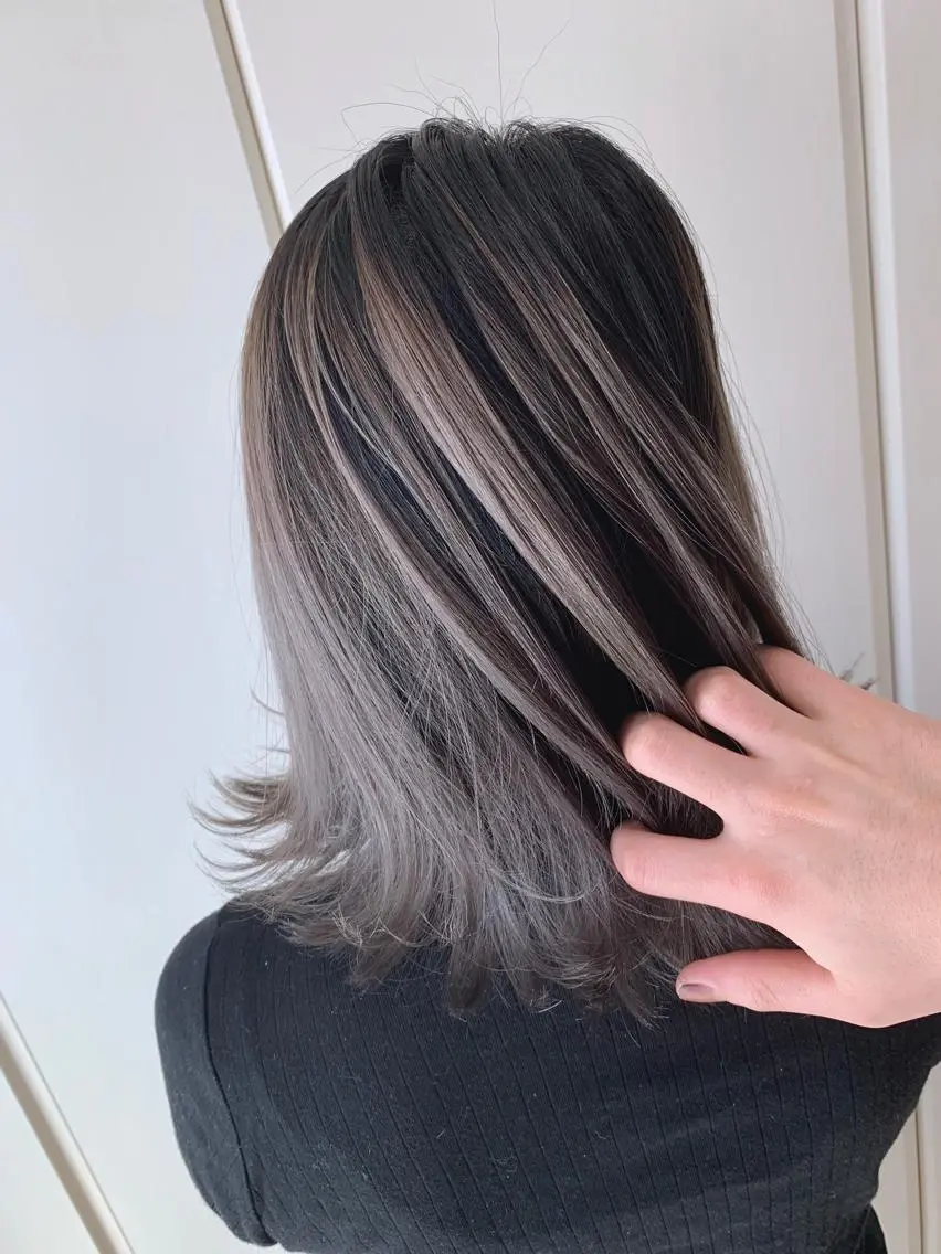 ミディアム 穐田 司樹のヘアスタイル
