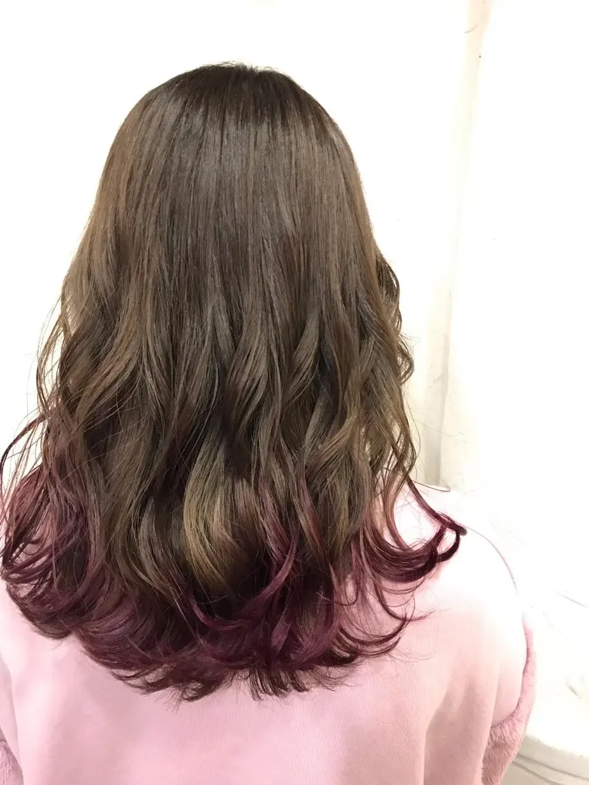 ミディアム カラー パープルカラー 伊藤 優希のヘアスタイル