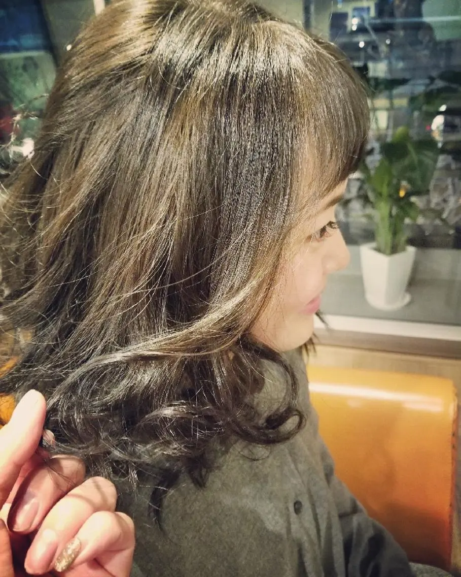 カラー ミディアム アディクシーカラー バレイヤージュ ブリーチ グレージュ ブリーチなしカラー spa hair ark 富井直美のヘアスタイル