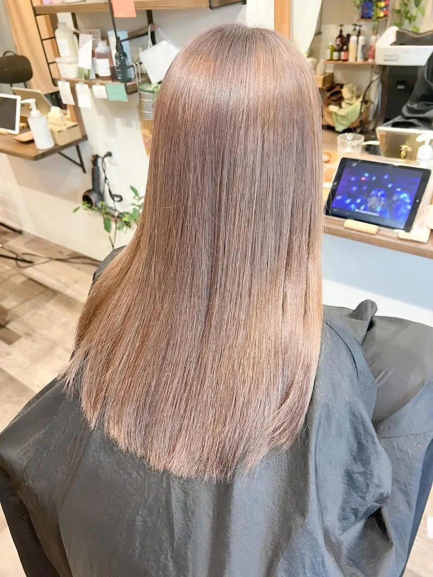 ロング カラー ベージュカラー ホワイトベージュ ヘアカラー カラーパティシエ facce🌼ikoのヘアスタイル