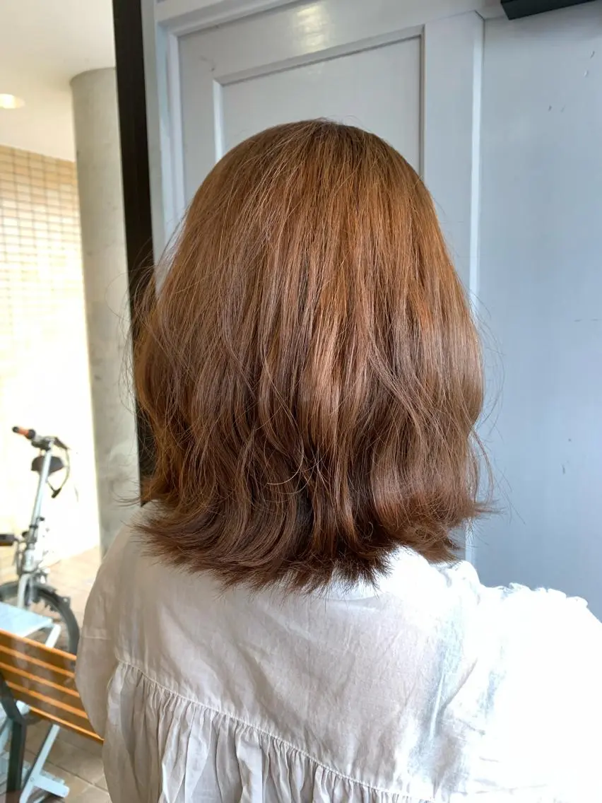 ミディアム カラー ピンクカラー ツキダテ ユイのヘアスタイル