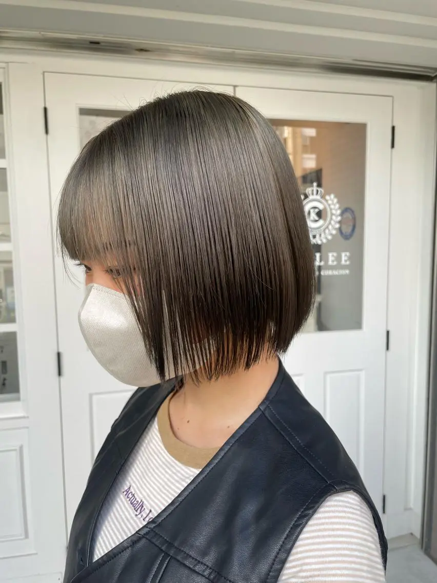 ショート カラー ヘアアレンジ ベージュカラー ブリーチ オリーブベージュ ヘアカラー トリートメント 酸性縮毛矯正 梅田茶屋町 Juriのヘアスタイル