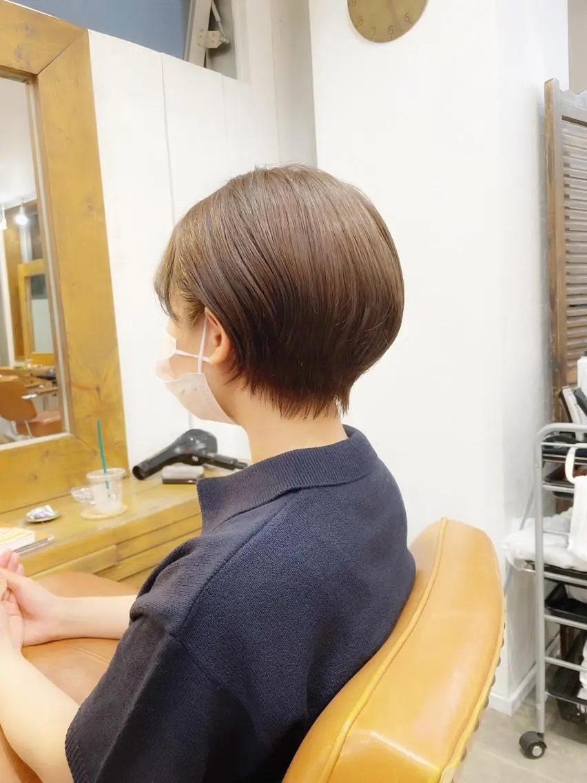 ショート カラー ショートレイヤー 丸みショート グラデーションカラー くびれヘア くせ毛 👑銀座ショート/ 絶壁補正/金子涼👑のヘアスタイル
